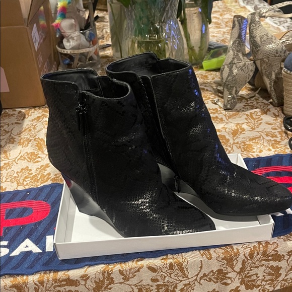 Fergie Black Textured Ankle Booties - Picture 1 of 10